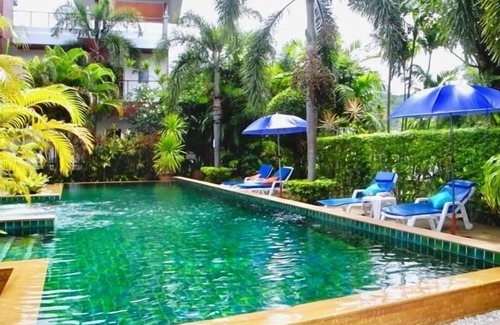 Nai Harn Apartment | Nai Harn : 1 bedroom apartment close to