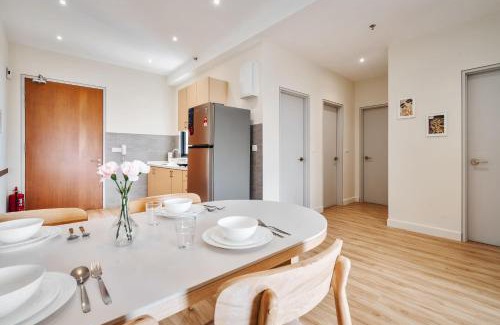Shah Alam Apartment | NaiBnB in Sunsuria Forum Shah Alam