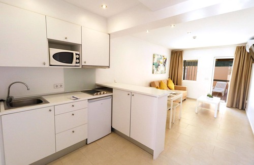 Palmanova Hotel | Naika Studios & Apartments