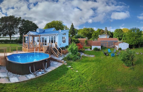Scugog Cottage | nALL-SEASON WATERFRONT COTTAGE AT LAKE SCUGOG, KAWARTHA LAKES, 1:15hr FROM GTA
