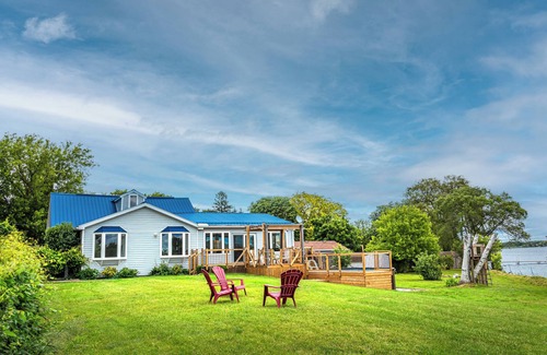 Scugog Cottage | nALL-SEASON WATERFRONT COTTAGE AT LAKE SCUGOG, KAWARTHA LAKES, 1:15hr FROM GTA