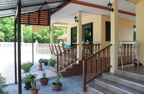 Rayong Apartment | Naluemon Village FH 1