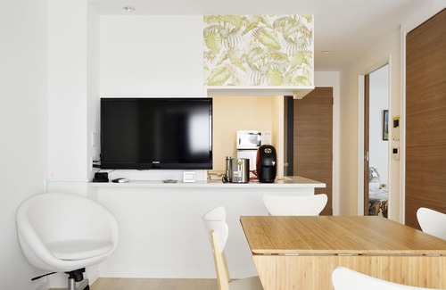 Minami Condo | Namba 2 bedroom apartment! 1min to Nippombashi