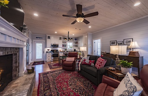 Mentone Cottage | Named No. 1 getaway spot in Alabama by Southern Living! Two master suites! Book!