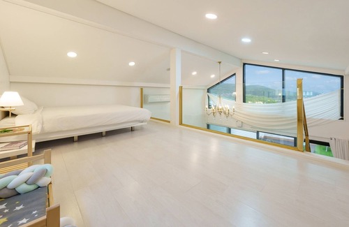 Namhae House | Namhae Elsia Pet Pool Villa Pension