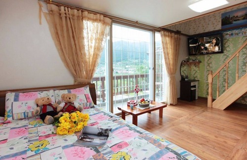 Namhae House | Namhae Memory Plus Bed and Breakfast