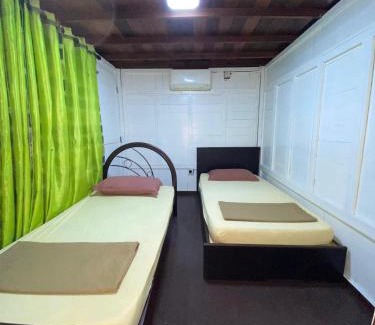 Lumut House | Nami Homestay Teluk Batik