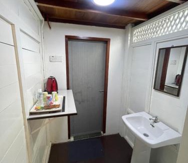 Lumut House | Nami Homestay Teluk Batik