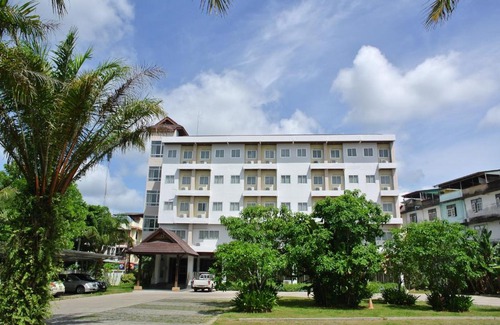 Chumphon Hotel | Nana Buri Hotel
