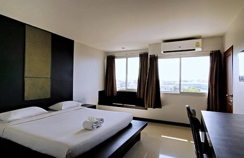Chumphon Hotel | Nana Buri Hotel