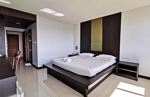 Chumphon Hotel | Nana Buri Hotel