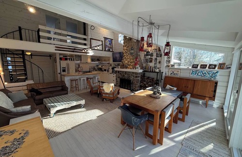 Mont-Tremblant Pedestrian Village Cottage | -Nansenhus -Ski In/Out -4 bedrooms -EV Charger -Fire place