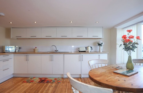 Cylch-Y-Garn Cottage | NANT Y GOF, pet friendly, character holiday cottage in Cemaes Bay