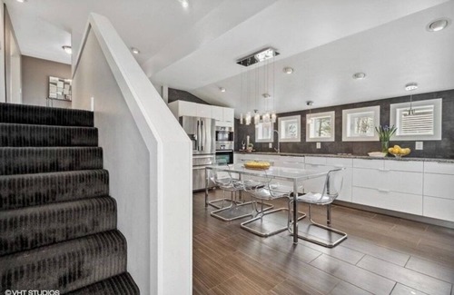 Three Oaks House | NANTUCKET OASIS!nCharming 4-bedroom house in Three Oaks with AC and WiFi