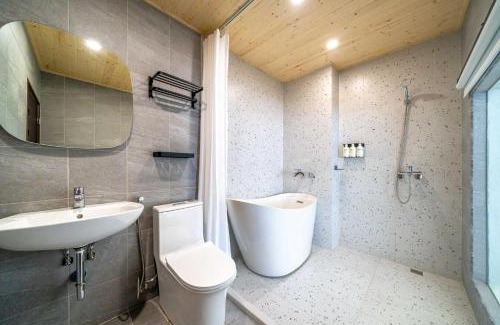 West Central District House | Nantuju