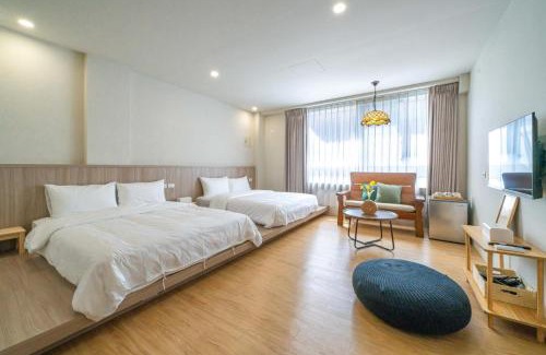 West Central District House | Nantuju