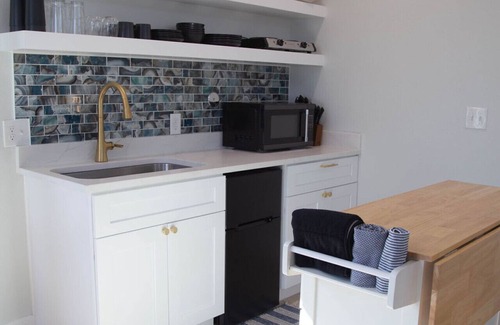 New Braunfels House | Naomi's Nest: Private Jacuzzi and Treetop Views