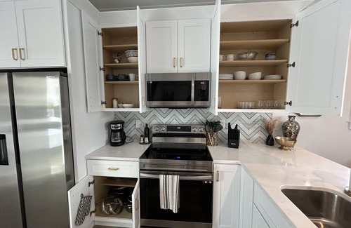 Wilmington Historic District Boat Rental | Napa at The Cove - Luxury Houseboat in Wilmington, NC