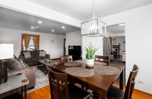 Fox Valley House | Naperville FHS Rental - Knoll Dr
