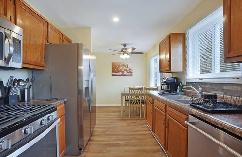 Fox Valley House | Naperville -Woodview Ct