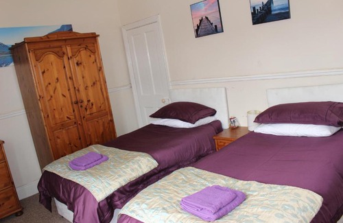 Stainburn House | Napier Town House - Self Catering - Guesthouse Style - Twin and Double Rooms