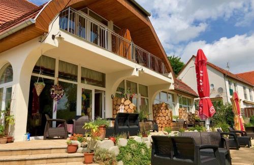 Orfu House | Napkelte Vendégház