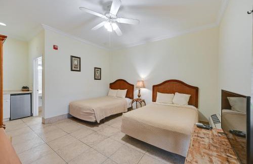 Naples Apartment | Naples Getaway with Fire Pit and Grill!