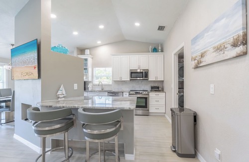 Central Naples House | Naples Home -Private Pool & Spa ,Minutes to the Beach!