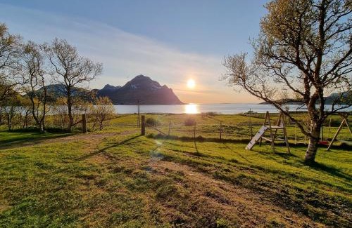 Vestvagøy House | Nappstraumen Seaview holiday home