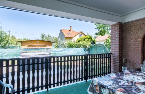 Poroszlo Apartment | Napsugár Vendégház