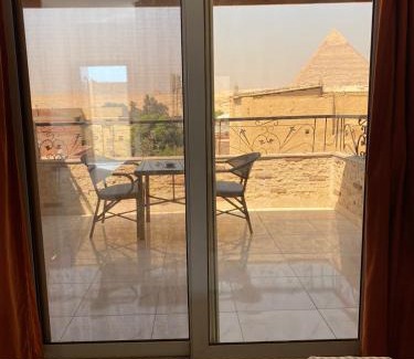 Giza Apartment | Narmer Pyramids View