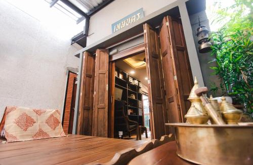 Phra Khanong Bed & Breakfast | Narra House Sukhumvit58