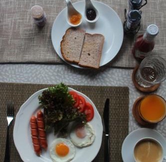 Phra Khanong Bed & Breakfast | Narra House Sukhumvit58