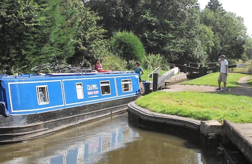 Aldermaston Wharf Boat Rental | Narrowboat canal holiday from19th august