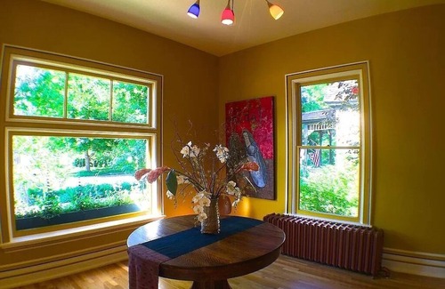Whittier House | nArtist's Serene Mapleton Sanctuary