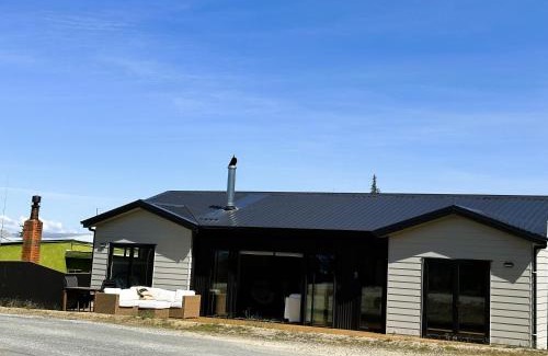 Naseby House | Naseby Modern Home