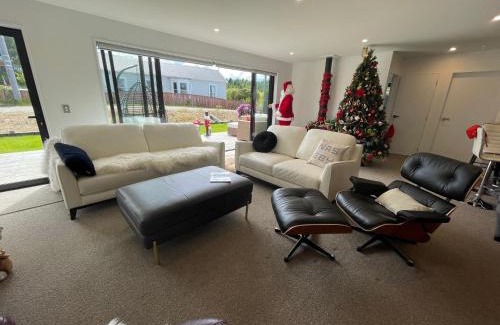 Naseby House | Naseby Modern Home