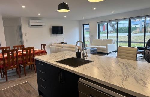 Naseby House | Naseby Modern Home