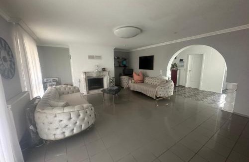 Schonegrund Apartment | Natalie