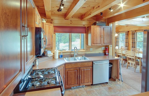 Nathrop House | Nathrop Home w/ Mountain Views + Yoga Greenhouse!