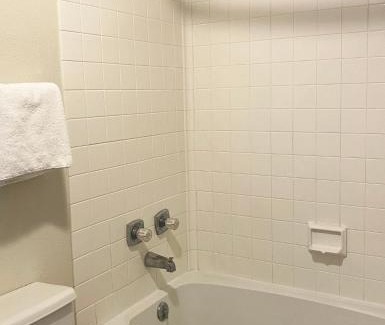 Price Hotel | National 9 Inn Price