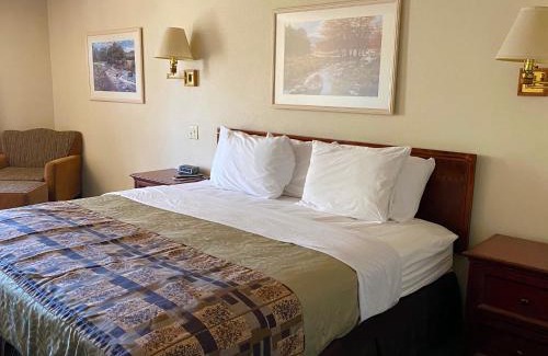 Price Hotel | National 9 Inn Price