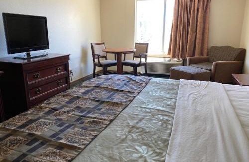 Price Hotel | National 9 Inn Price