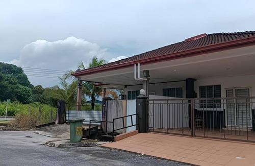 Kuching House | Natol Homestay - Moyan Batu Kawa