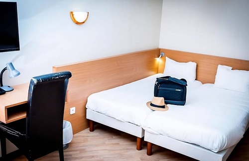 Gap Hotel | Nature at Your Doorstep! Pets Allowed, Seasonal Swimming Pool!
