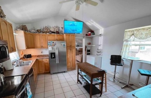 Weeki Wachee Gardens House | Nature Coast Retreats in beautiful Weeki Wachee, Florida