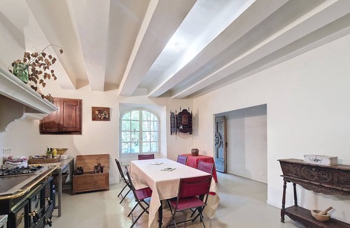 La Tour-d'Aigues House | Nature estate