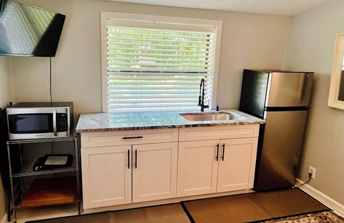 Lutz House | Nature Lover's Paradise - Private suite on Lakeside Homstead