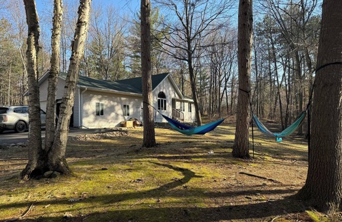 Lake Shore House | Nature Lovers Escape: Charming 3-bedroom house in soothing Nisswa with WiFi, AC
