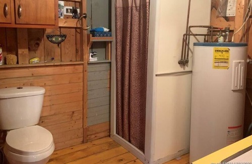 Readfield Cabin | Nature Lovers' Paradise: A Rustic 1BR Cabin w/ shared access to Lovejoy Pond